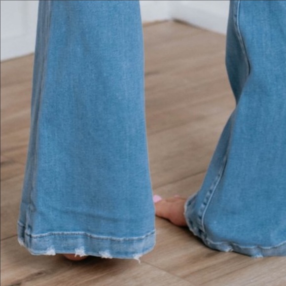 NWT High Rise Waist Flare Wide Leg Light Wash Jeans Denim Bell Bottom Pants - Picture 5 of 5